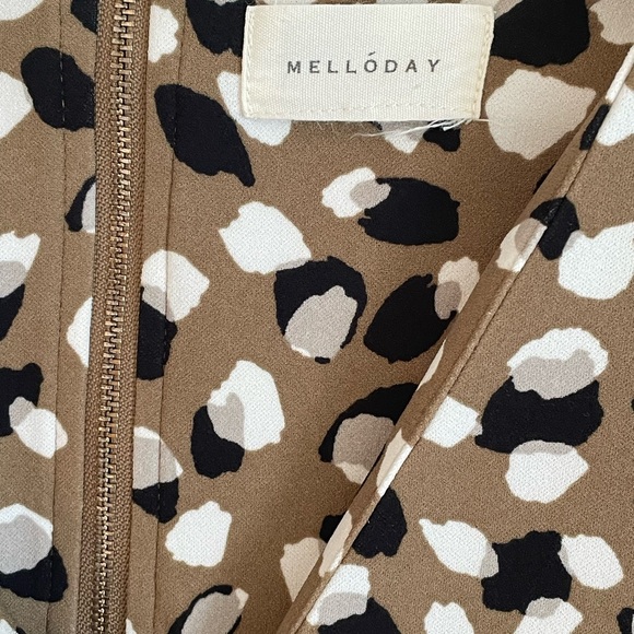 MELLODAY Ladies print blouse, size medium. - Picture 2 of 3